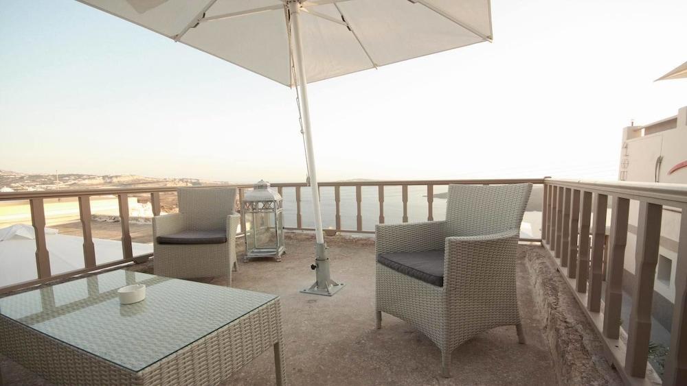 Lava Suites & Lounge Fira  Exterior photo
